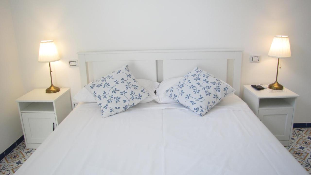 Villa Mary - Apartments ตรานิ ภายนอก รูปภาพ