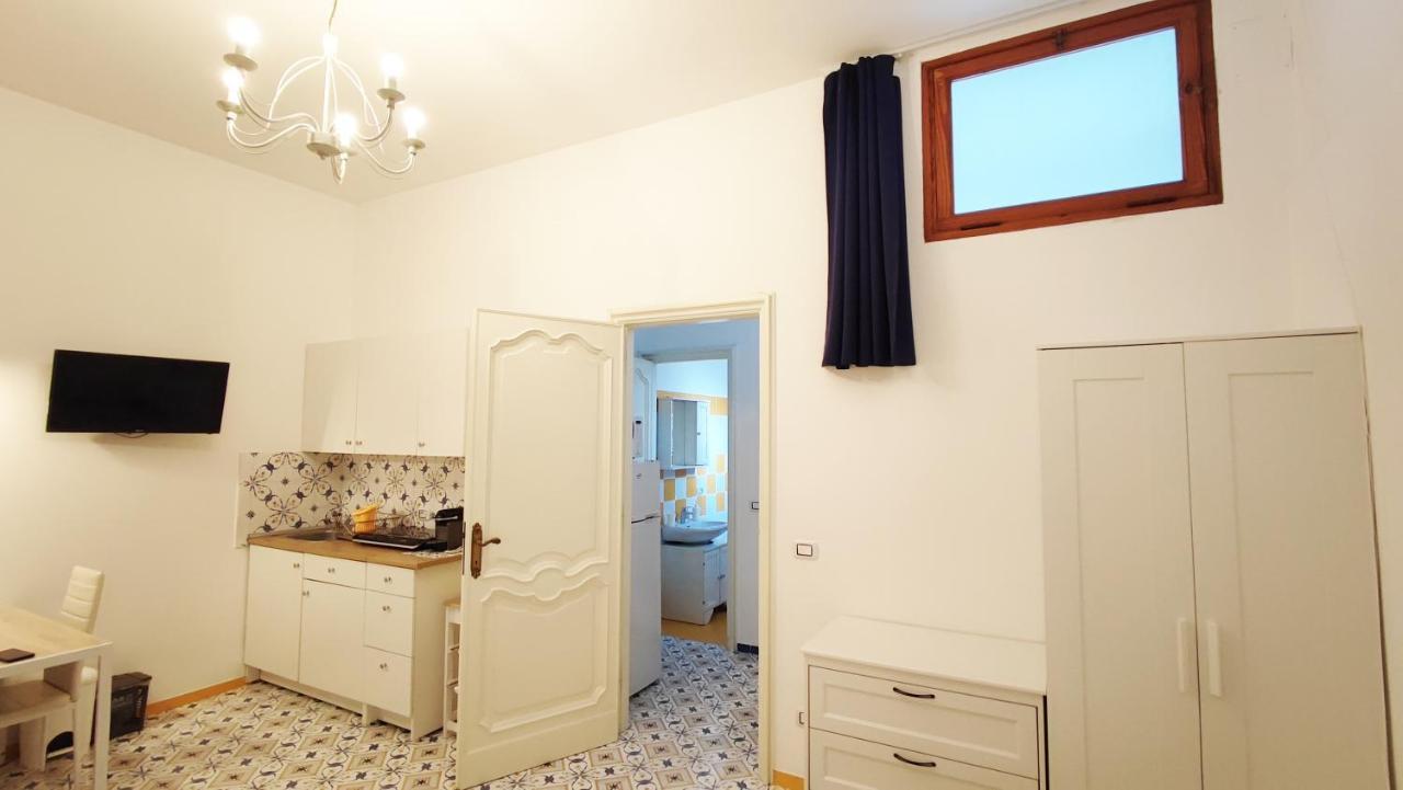 Villa Mary - Apartments ตรานิ ภายนอก รูปภาพ